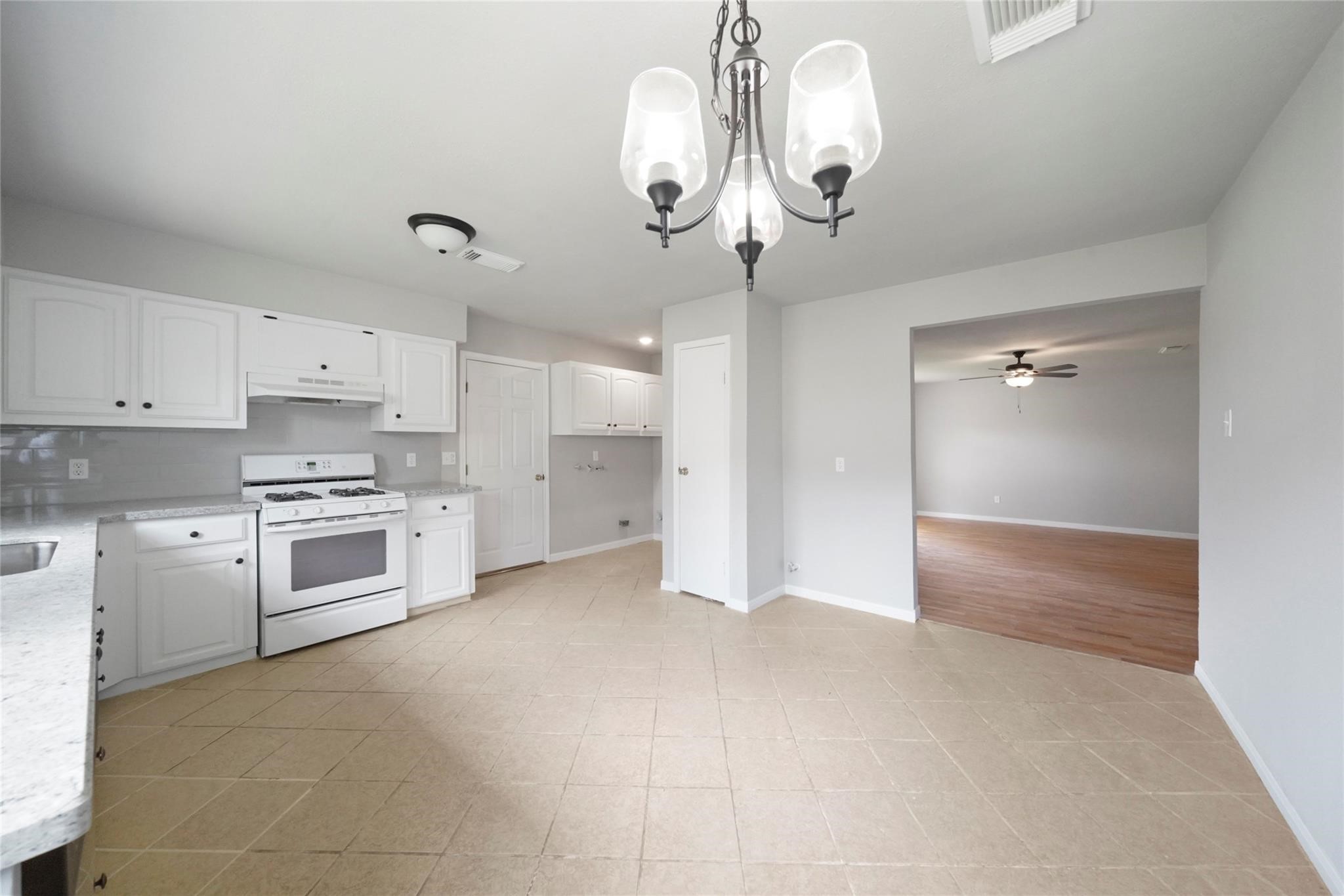 205 Bert Street Angleton, TX 77515 - Photo 8 of 29