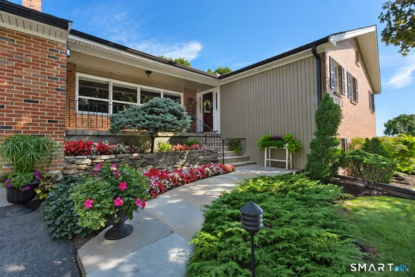 $859,900 | 66 Lovelace Drive, West Hartford, CT 06117