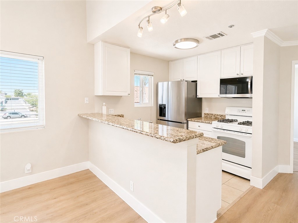 729 South Knott, Unit 231 Anaheim, CA 92804 - Photo 10 of 27