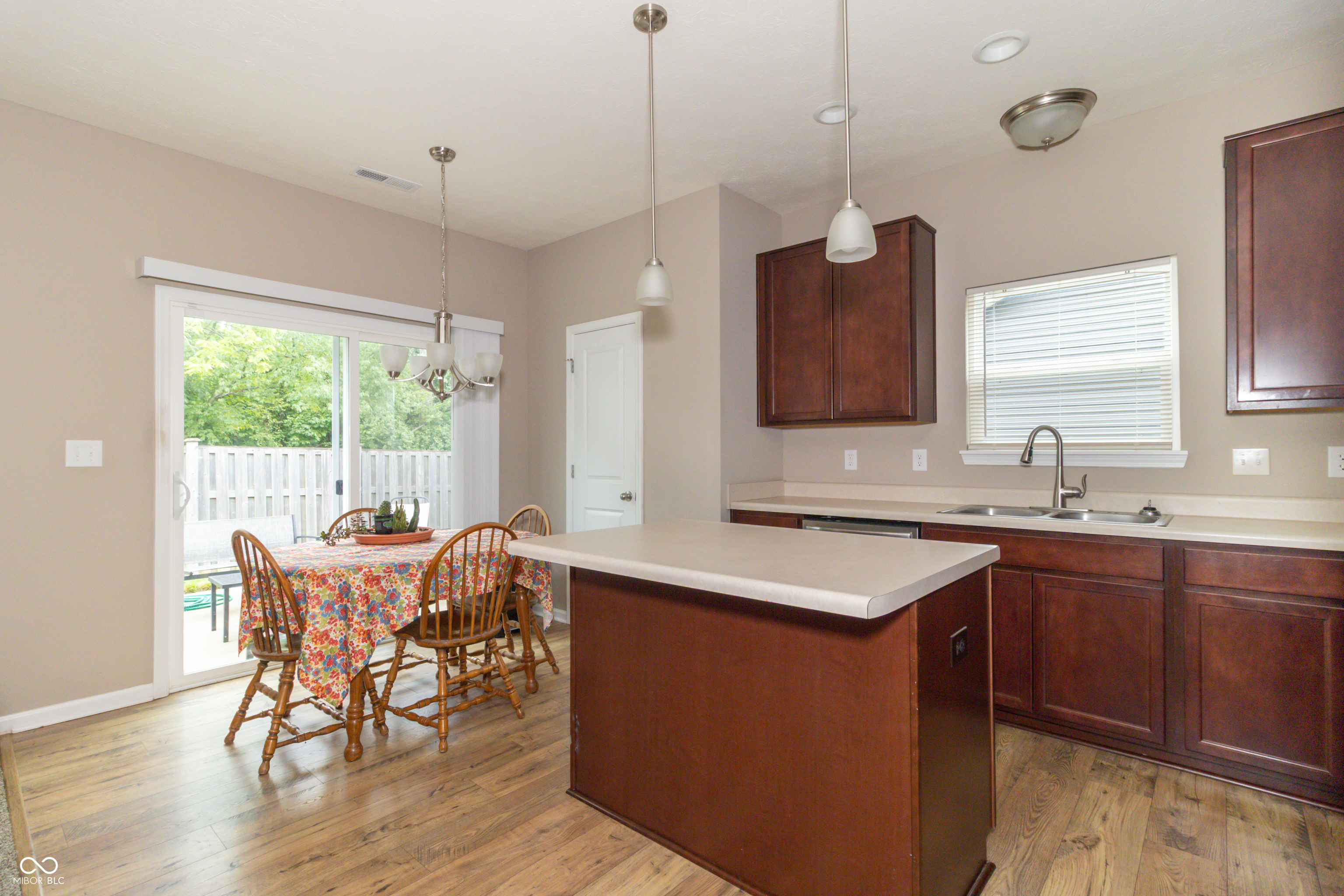 355 Rocky Road Greenfield, IN 46140 - Photo 11 of 30 Gallery Image 11