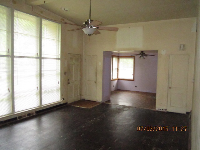 551 West Edgewood Road Lombard, IL 60148 - Photo 3 of 25