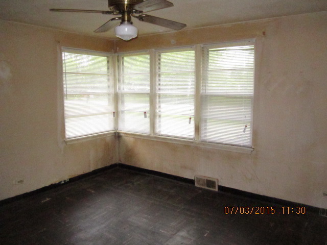 551 West Edgewood Road Lombard, IL 60148 - Photo 7 of 25