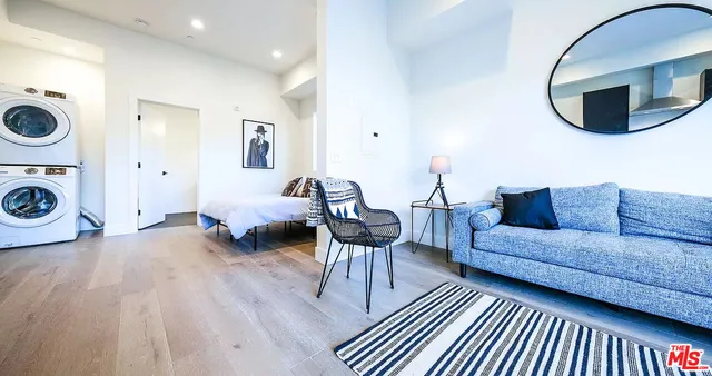 $1,995 | 321 North Bixel Street, Unit 2, Los Angeles, CA 90026