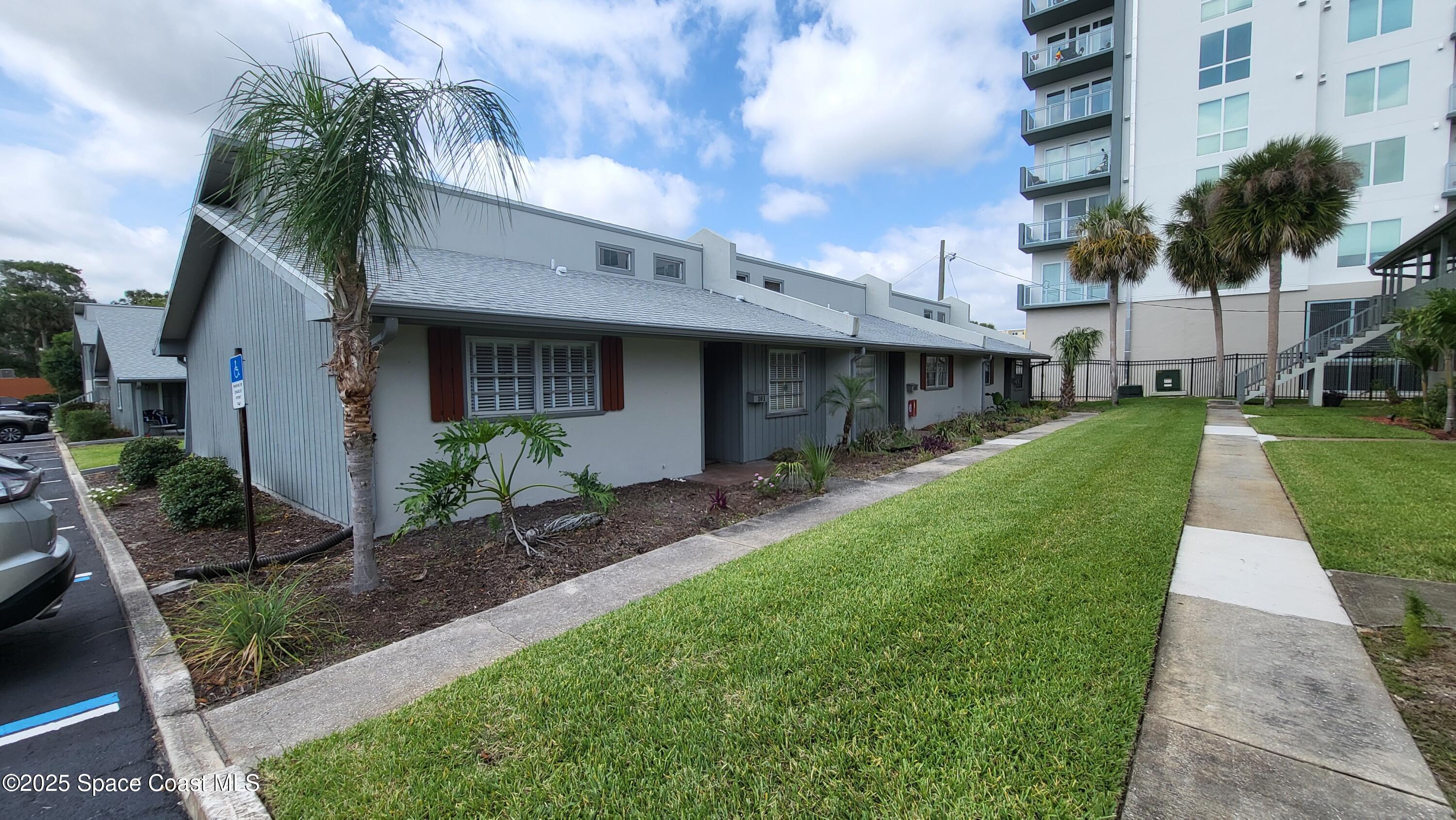 2016 Grant Place, Unit 101 Melbourne, FL 32901 - Photo 15 of 19 20240421_111327