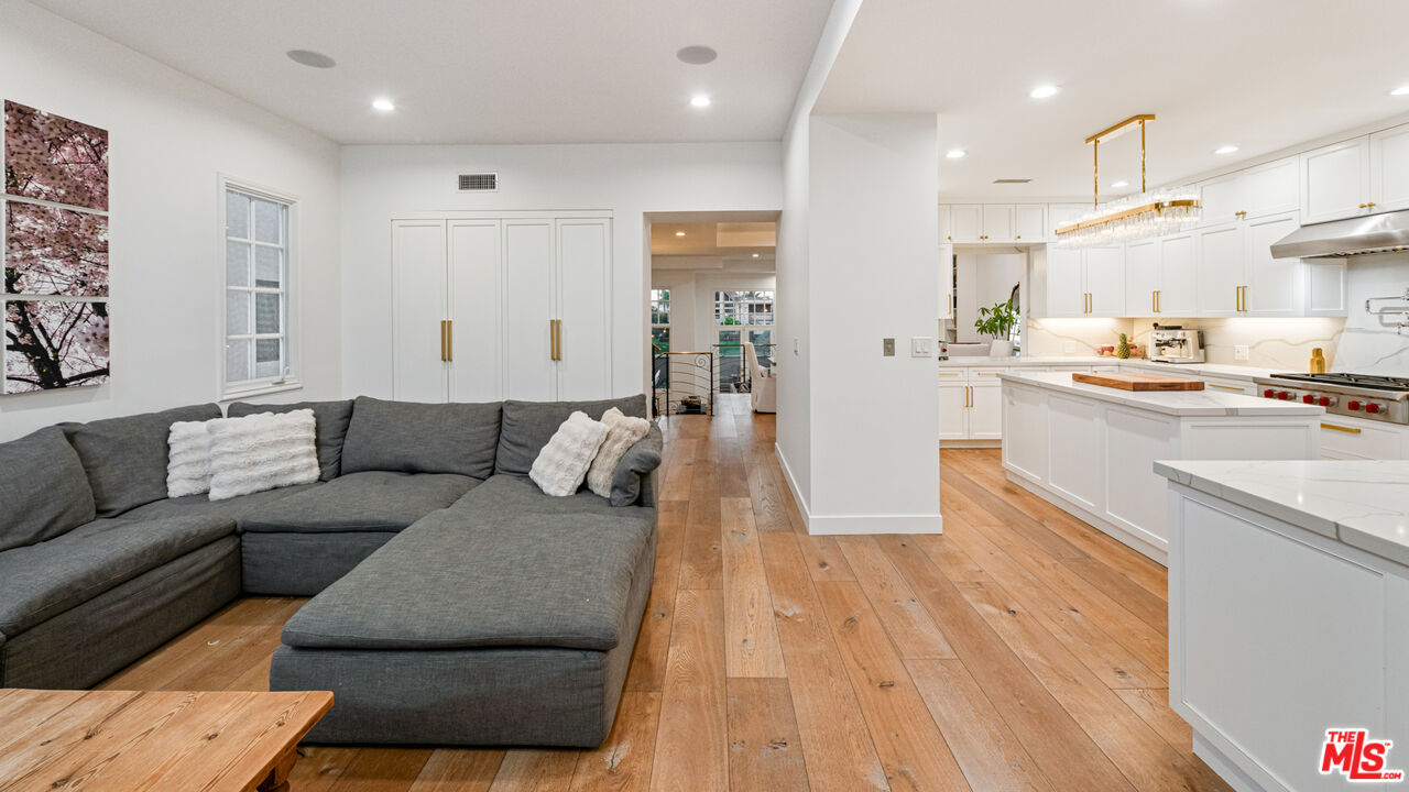 131 Roma Court Marina del Rey, CA 90292 - Photo 11 of 60