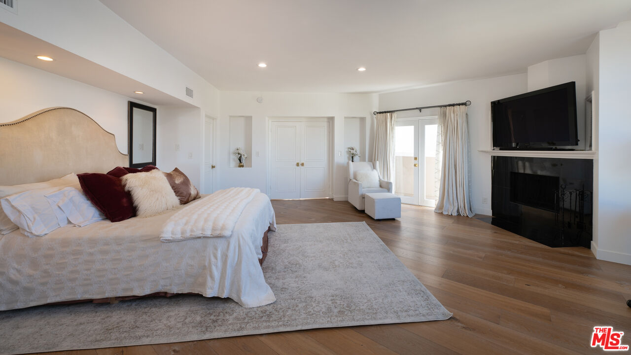 131 Roma Court Marina del Rey, CA 90292 - Photo 22 of 60