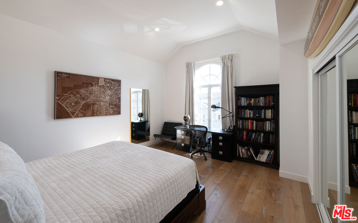 131 Roma Court Marina del Rey, CA 90292 - Photo 29 of 60