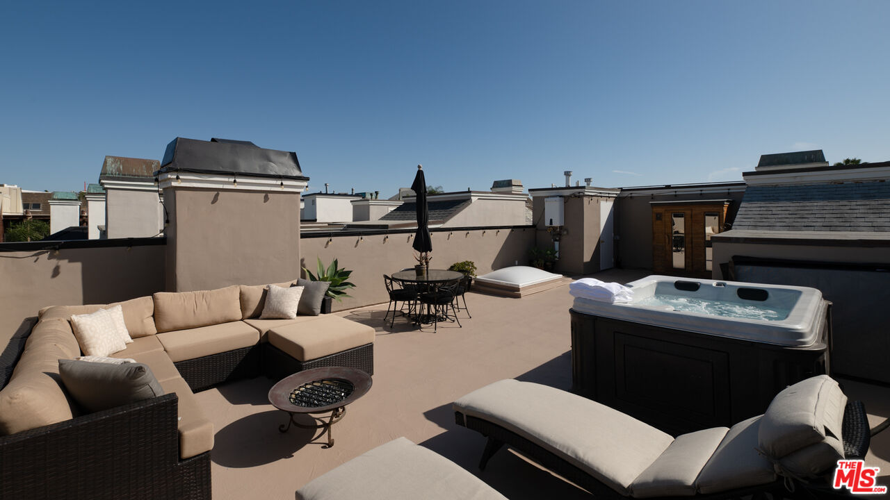 131 Roma Court Marina del Rey, CA 90292 - Photo 37 of 60