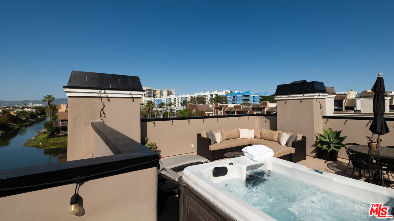 131 Roma Court Marina del Rey, CA 90292 - Photo 39 of 60