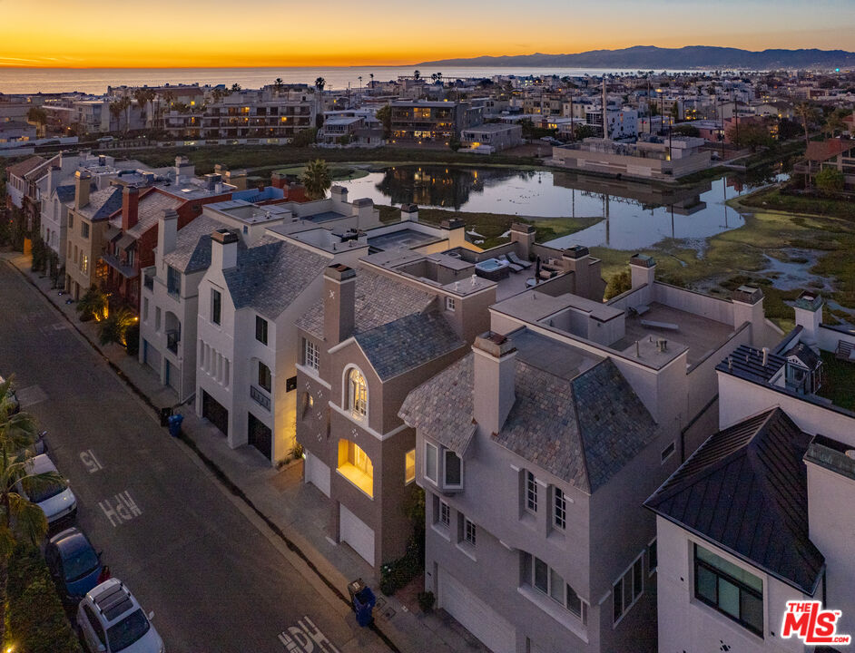 131 Roma Court Marina del Rey, CA 90292 - Photo 53 of 60