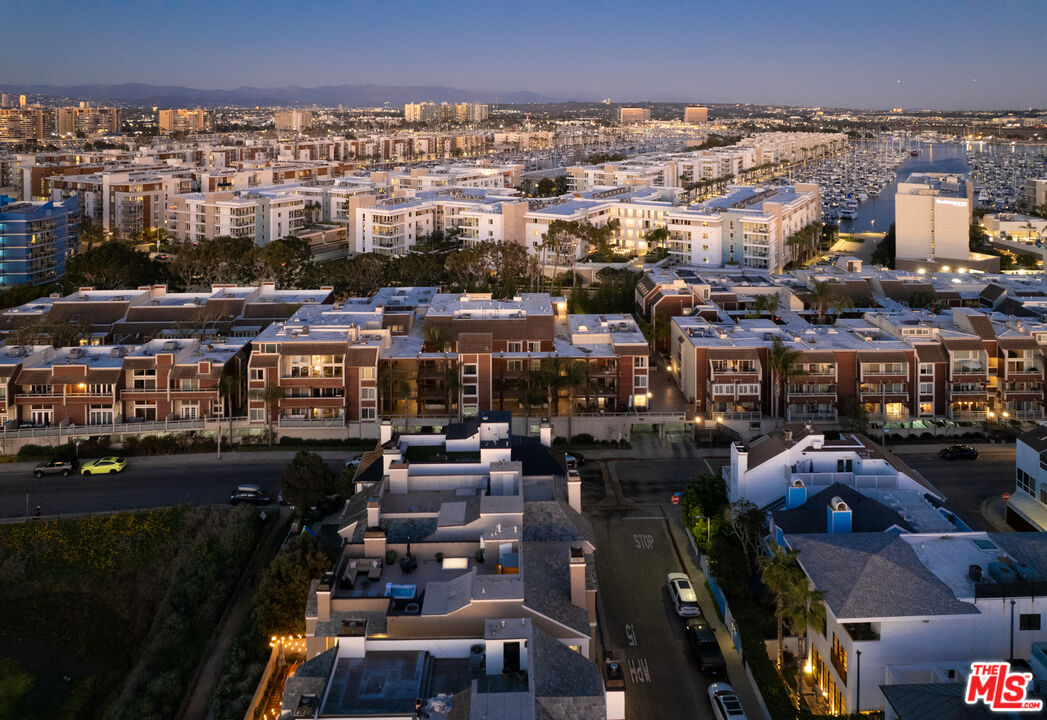 131 Roma Court Marina del Rey, CA 90292 - Photo 57 of 60