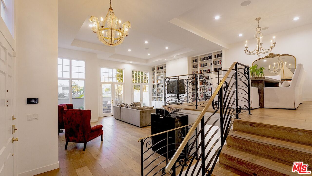 131 Roma Court Marina del Rey, CA 90292 - Photo 6 of 60