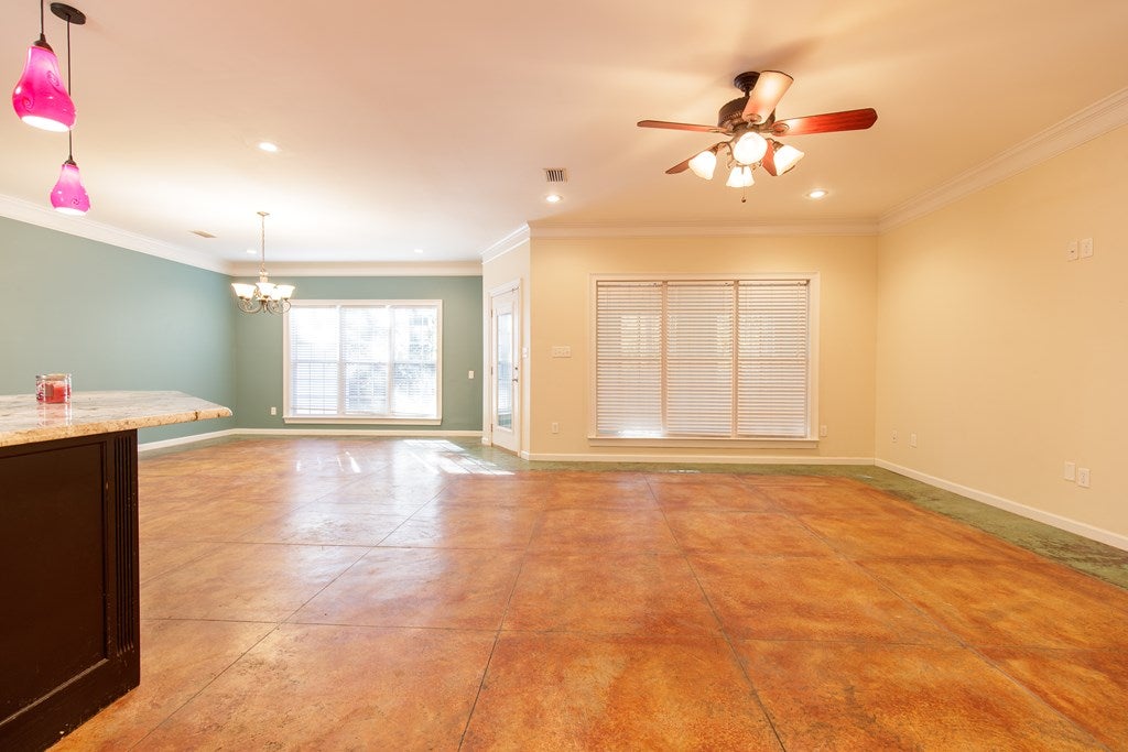 1995 Lloyd Jackson Road Valdosta, GA 31601 - Photo 5 of 32 Gallery Image 5