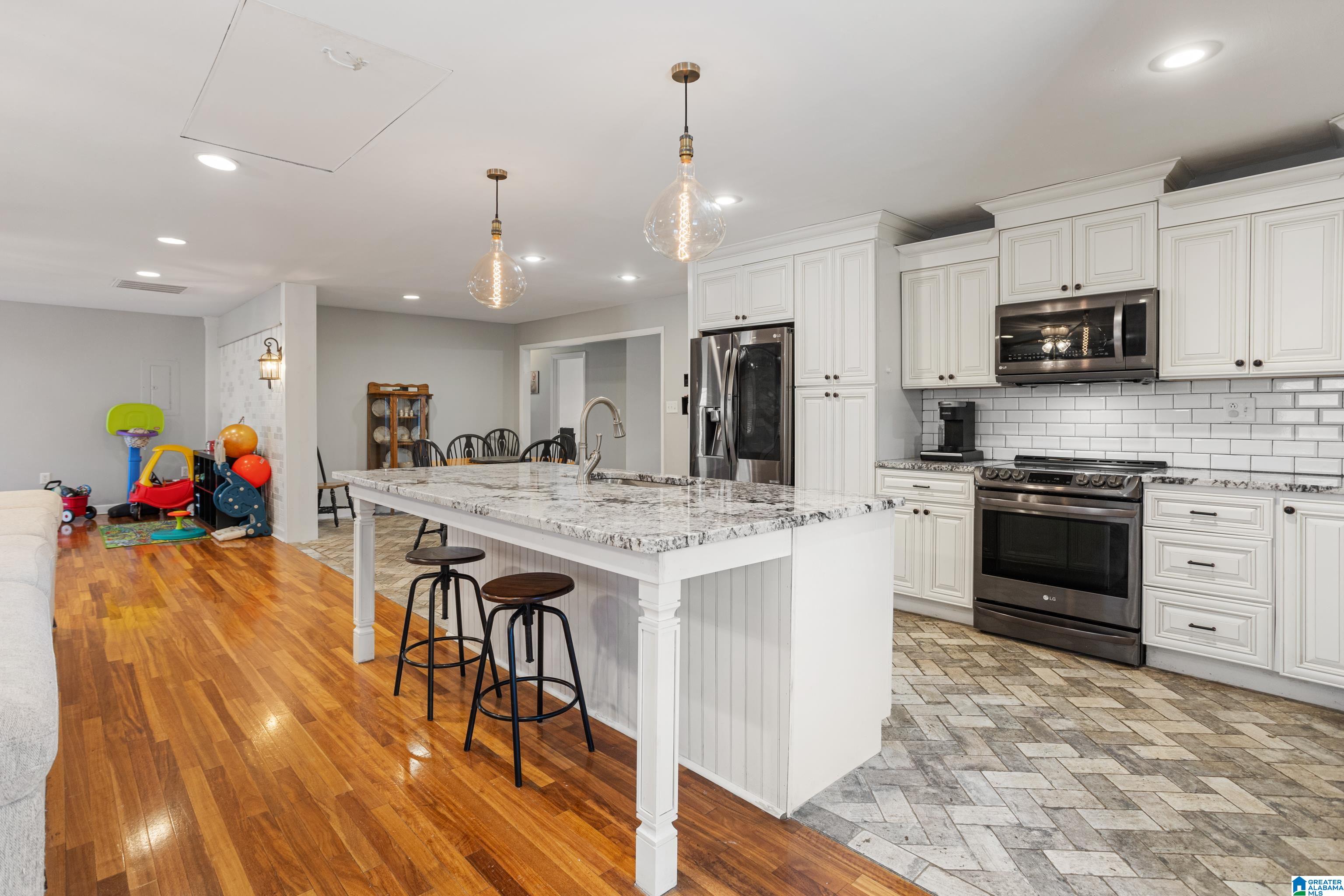 242 Odum Road Gardendale, AL 35071 - Photo 16 of 58