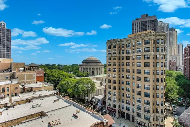 $360,000 | 2800 North Pine Grove Avenue, Unit 8A, Chicago, IL 60657