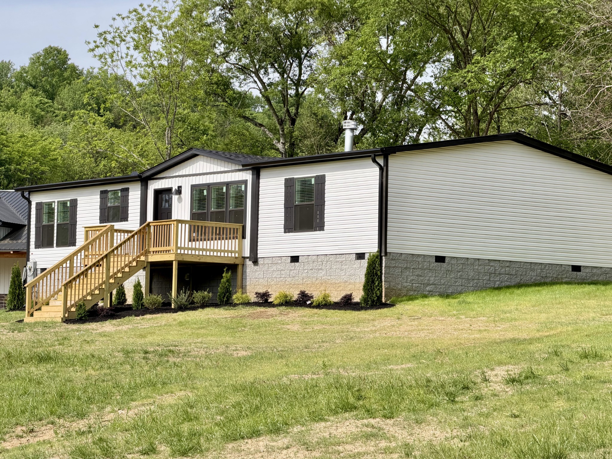 307 Enigma Road Chestnut Mound, TN 38552 - Photo 2 of 44