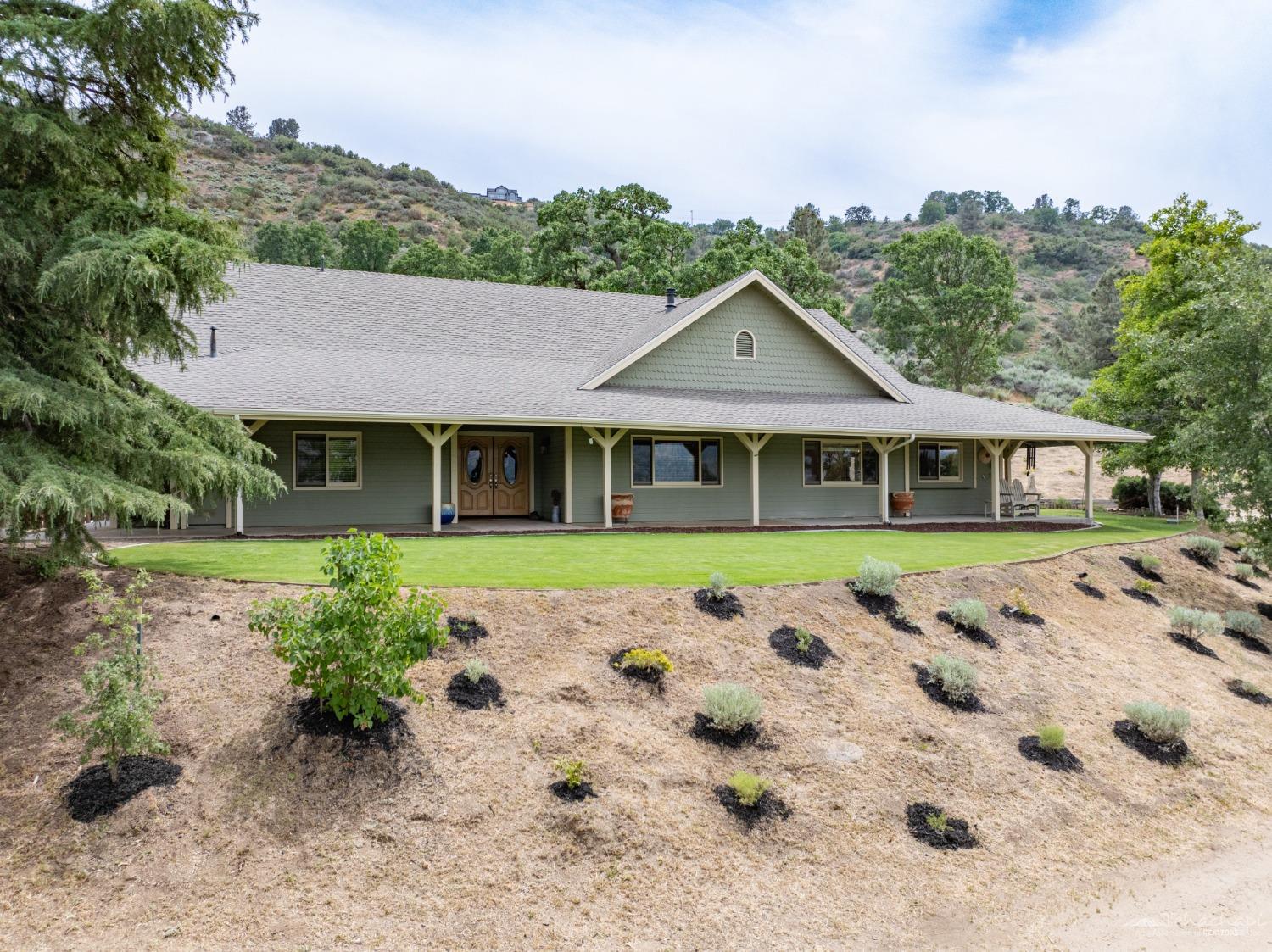 22409 Fargo Way Tehachapi, CA 93561 - Photo 2 of 66 Gallery Image 2