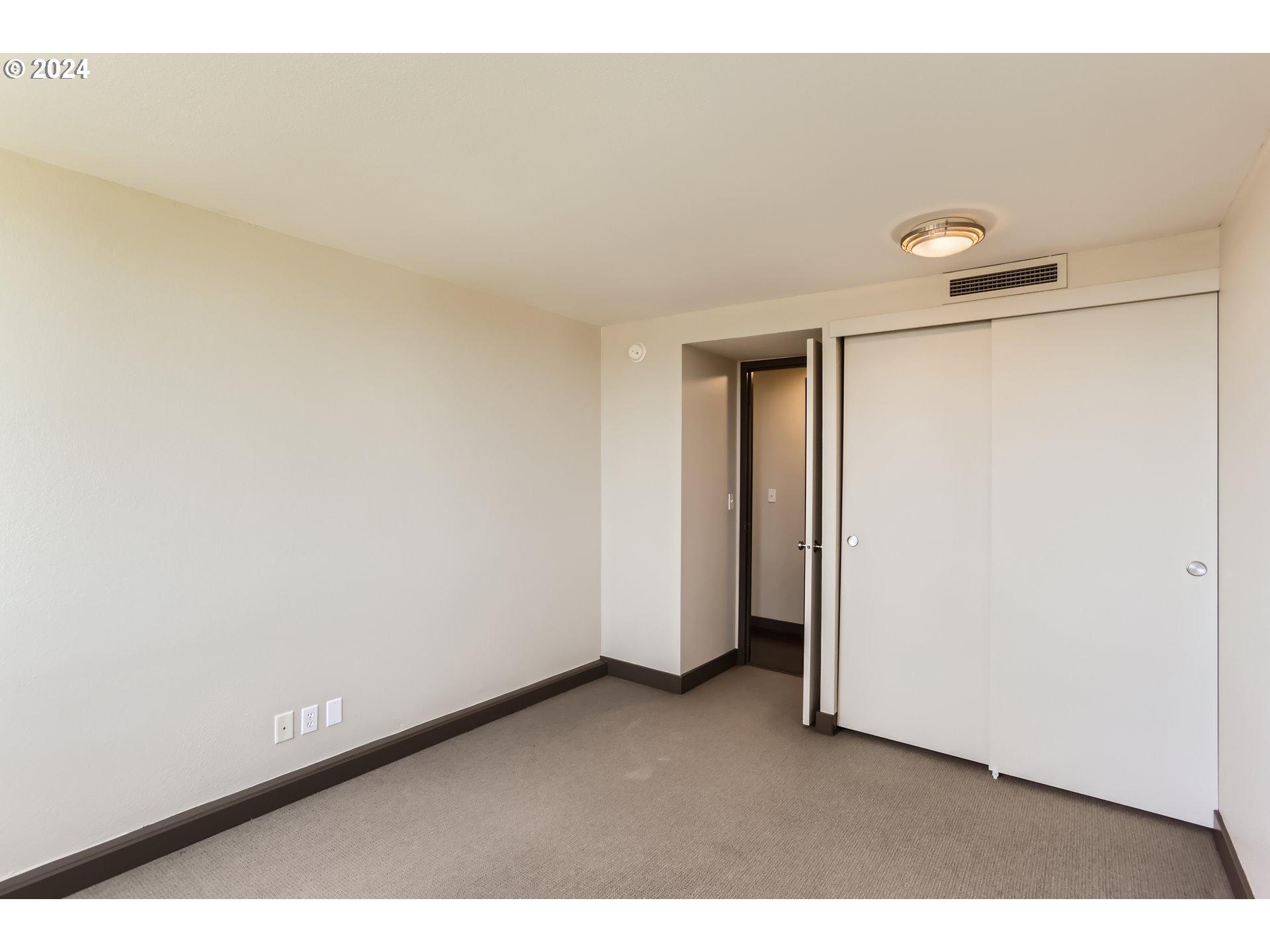 255 Southwest Harrison Street, Unit 8G Portland, OR 97201 - Photo 21 of 25 Bedroom, Primary