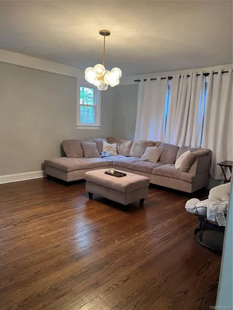 $3,300 | 137 Morsemere Terrace, Unit 1, Yonkers, NY 10703
