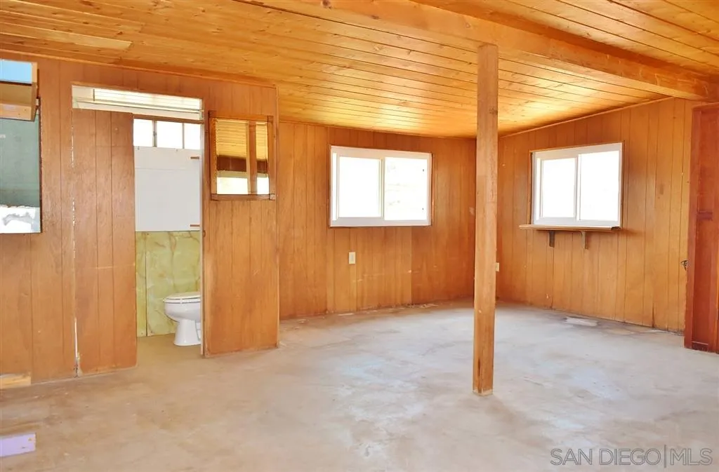 1852 Lilac Road Ramona, CA 92065 - Photo 19 of 25 an empty room with windows