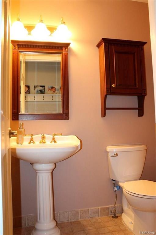 40555 East Mill Rd Court Novi, MI 48375 - Photo 19 of 46 Gallery Image 19