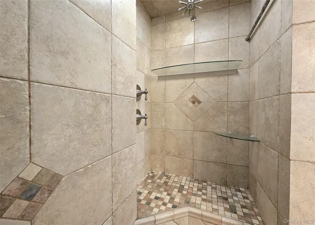 $999,500 | 46 Harvest Lane, Commack, NY 11725