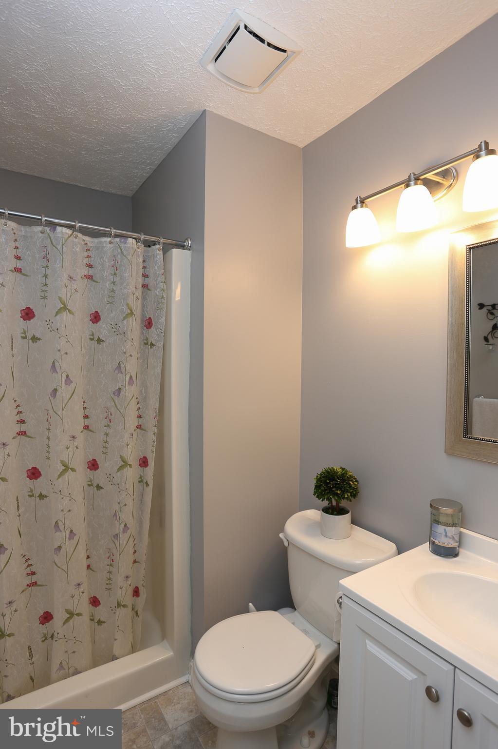 7814 East Shore Road Pasadena, MD 21122 - Photo 9 of 26 Bath