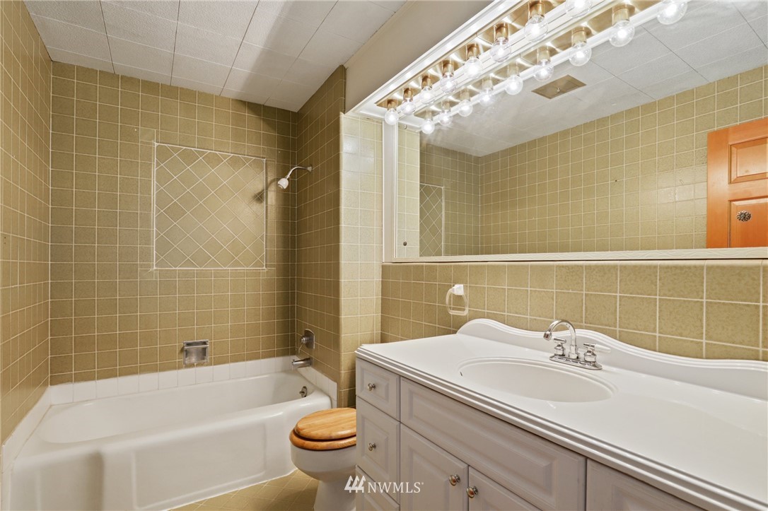 10416 Meadow Road Southwest Lakewood, WA 98499 - Photo 13 of 40 Gallery Image 13