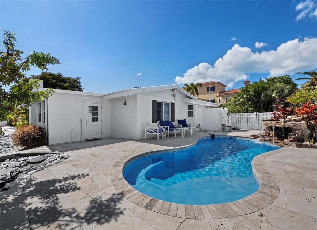 726 Jungle Queen Way Longboat Key, FL 34228 - Photo 30 of 43 a view of a house with entertaining space
