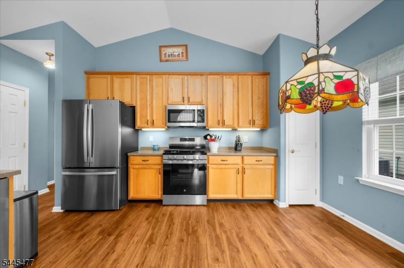 79 Renaissance Boulevard Somerset, NJ 08873 - Photo 6 of 26