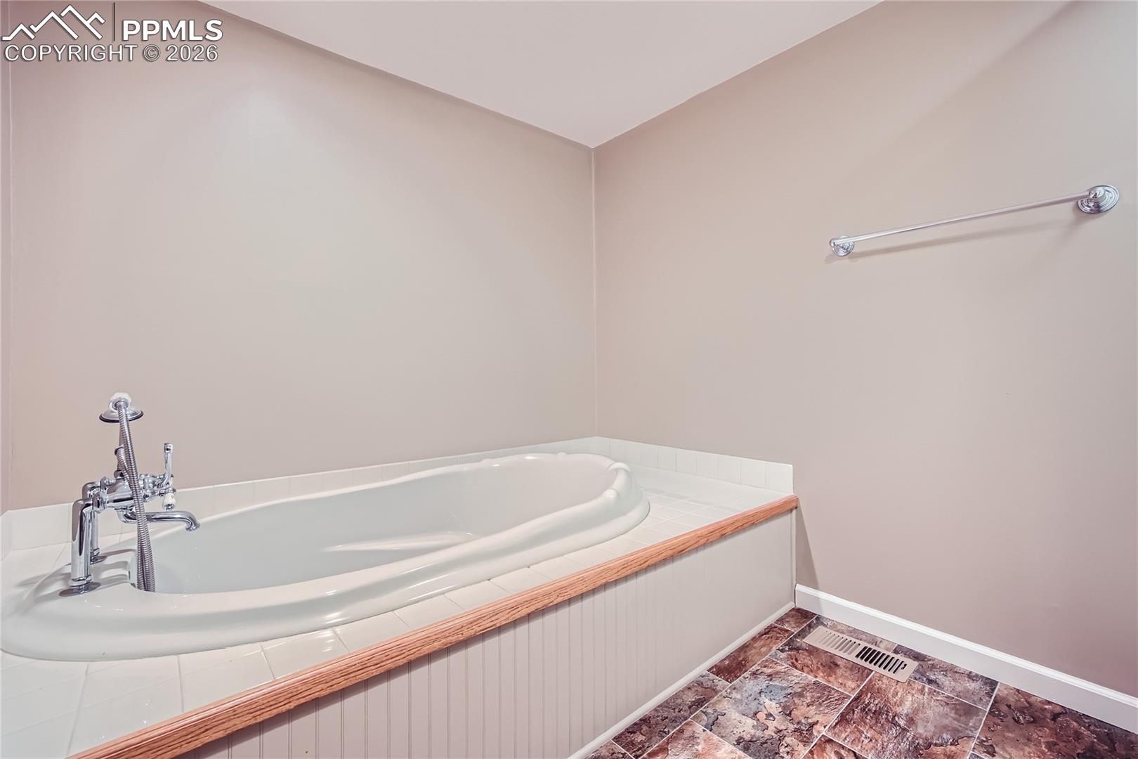 3111 Broadmoor Valley Road, Unit B Colorado Springs, CO 80906 - Photo 18 of 26 Gallery Image 18