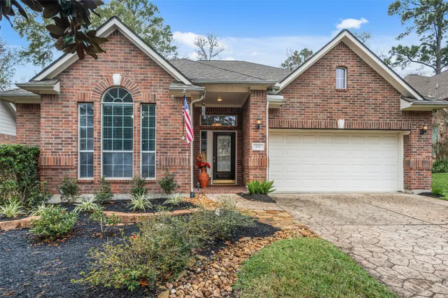 $345,000 | 326 Creekwood West, Montgomery, TX 77356