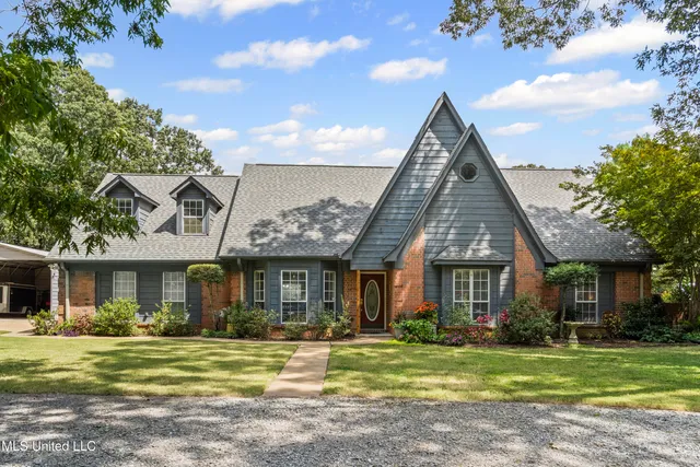 $460,000 | 1389 Yellow Dog Road, Senatobia, MS 38668