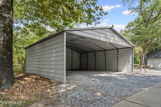 $460,000 | 1389 Yellow Dog Road, Senatobia, MS 38668