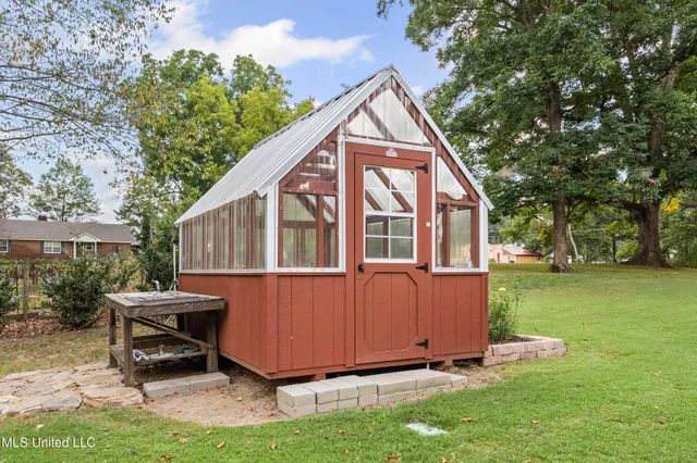 $460,000 | 1389 Yellow Dog Road, Senatobia, MS 38668