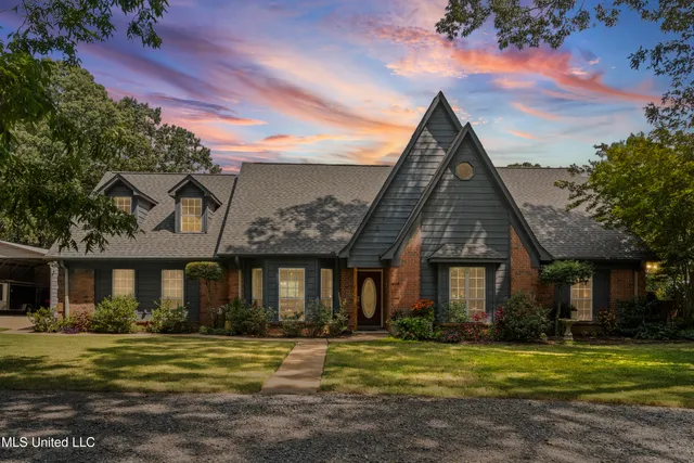 $460,000 | 1389 Yellow Dog Road, Senatobia, MS 38668