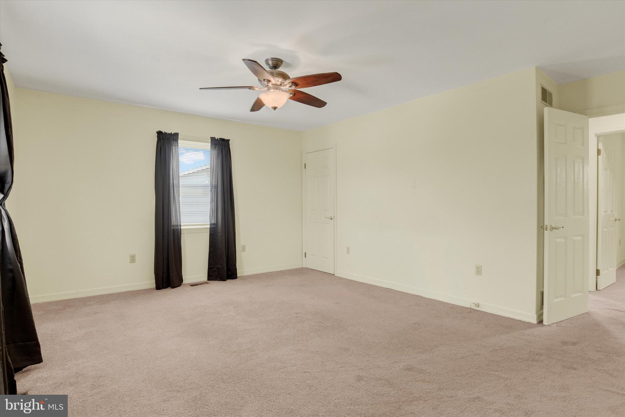 8806 Devonshire Heights Road Hummelstown, PA 17036 - Photo 16 of 45 Primary Bedroom - View 3 (smaller closet)