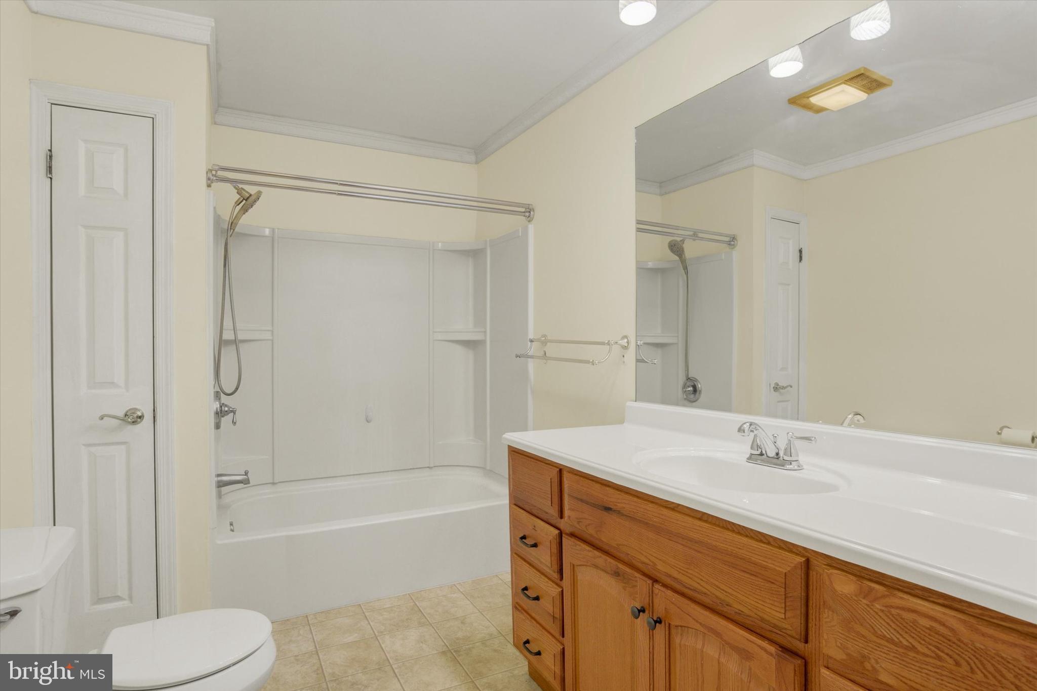 8806 Devonshire Heights Road Hummelstown, PA 17036 - Photo 24 of 45 Main Full Bath - Main Floor