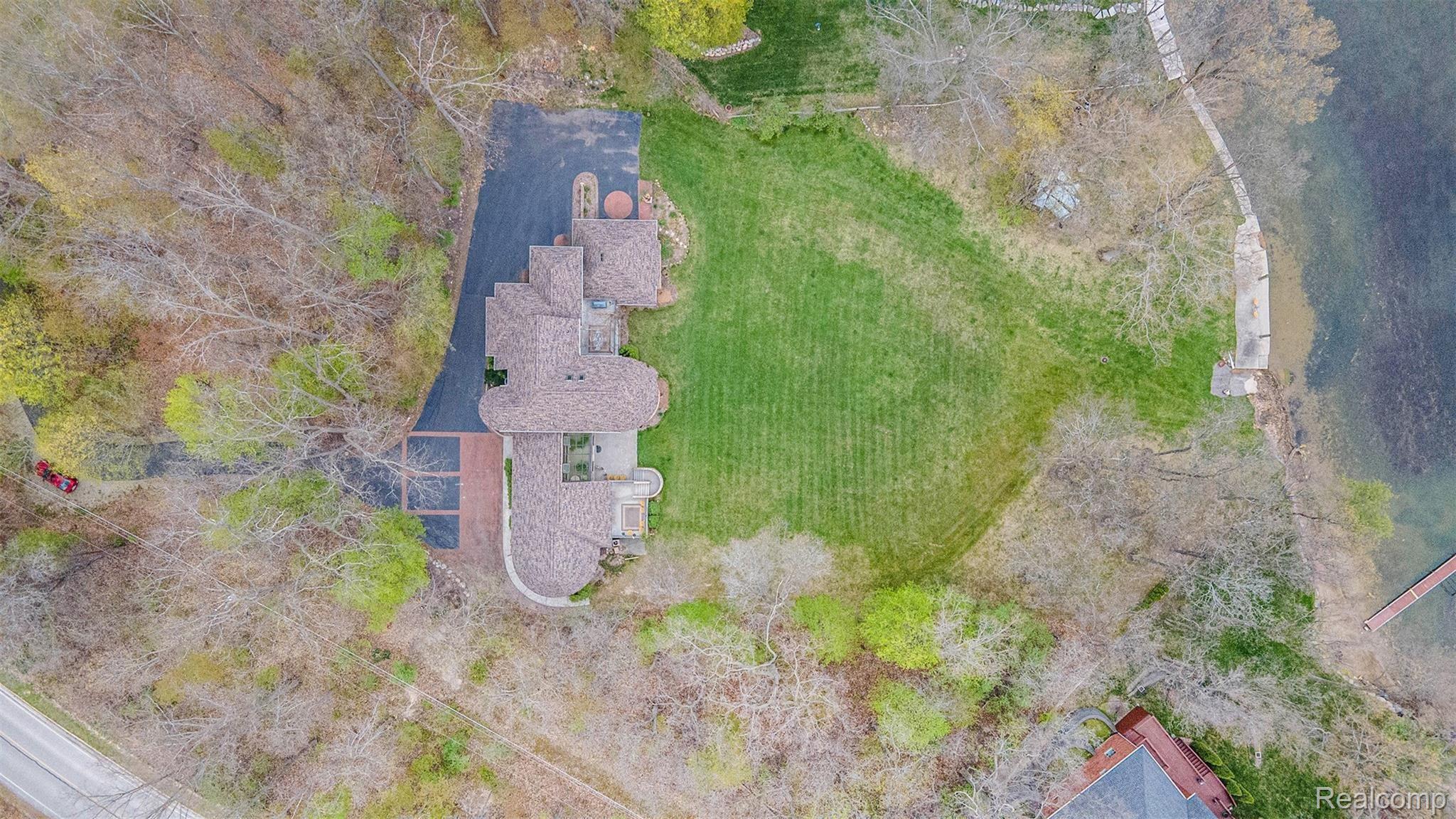 9087 Ridge Road Goodrich, MI 48438 - Photo 5 of 38 04.jpg