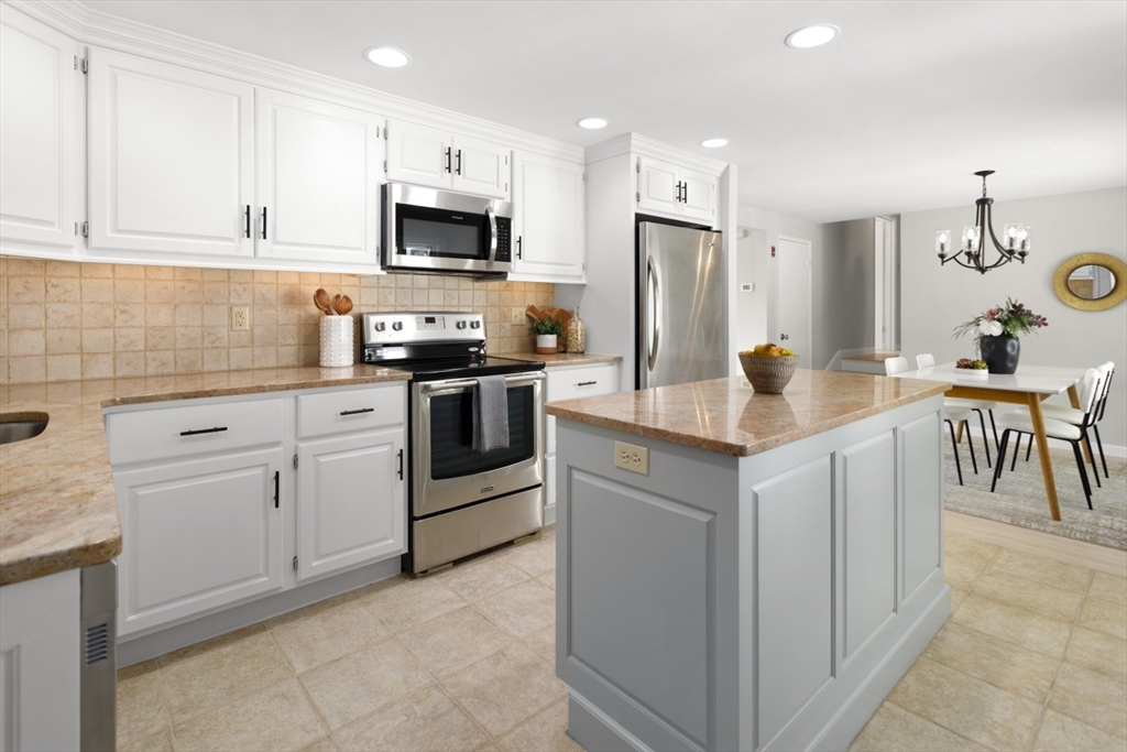 5 Melch Road Lynnfield, MA 01940 - Photo 3 of 40 Gallery Image 3