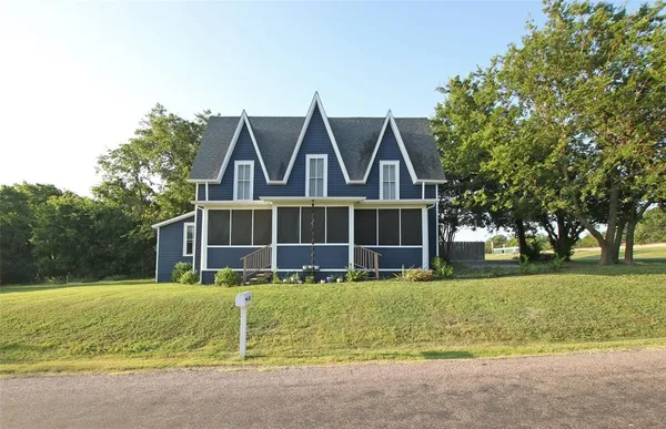 $312,500 | 453 East Marshall Street, Van Alstyne, TX 75495