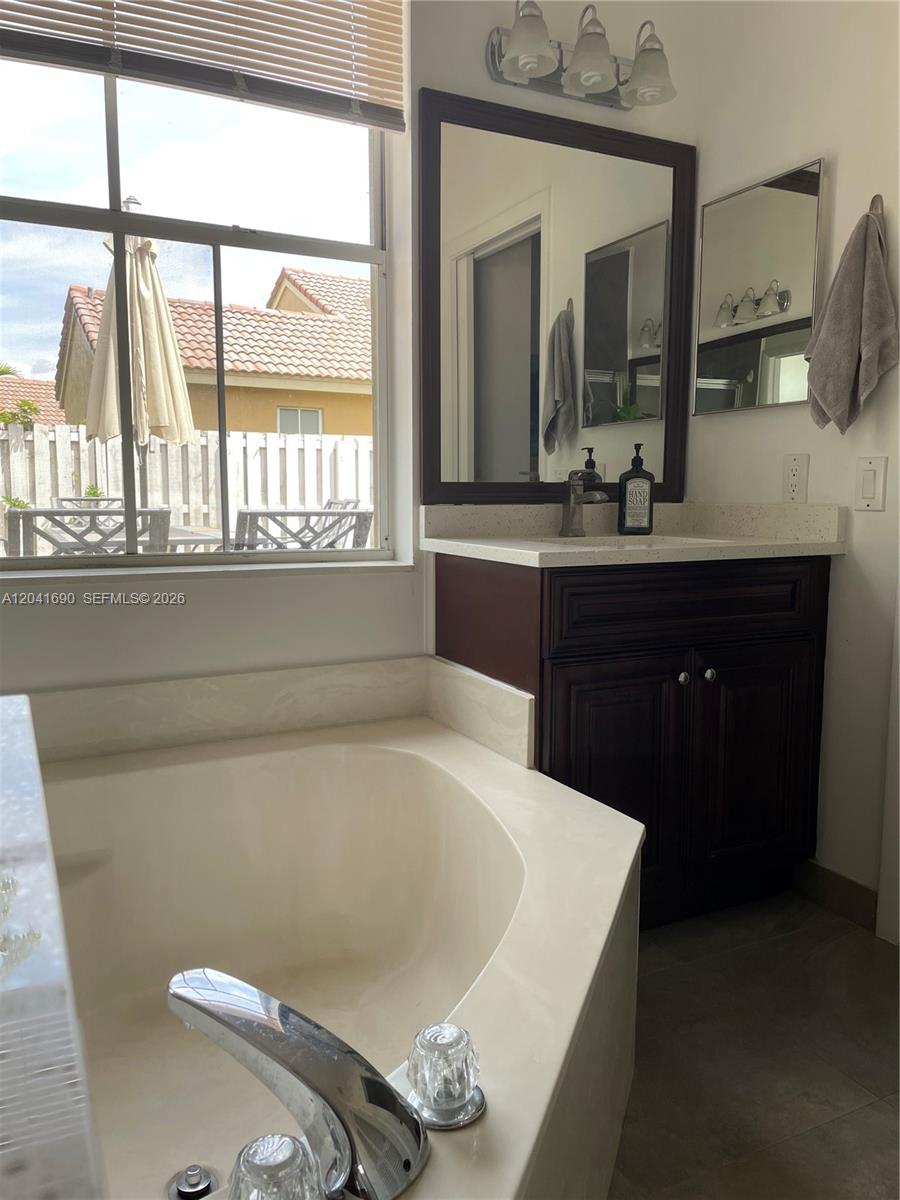 805 Falling Water Road Weston, FL 33326 - Photo 18 of 30
