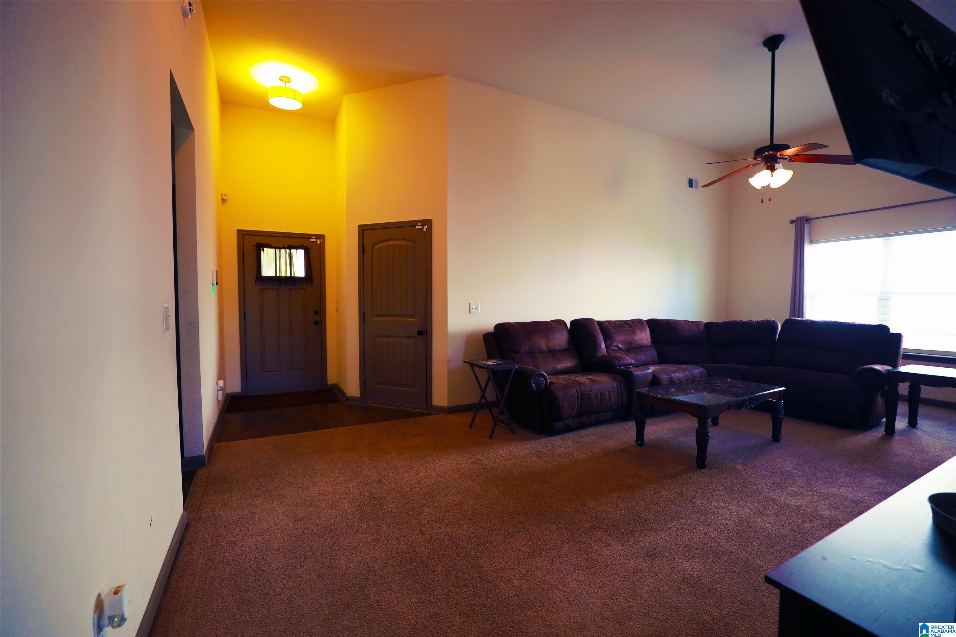 208 Hampton Drive Calera, AL 35040 - Photo 4 of 7
