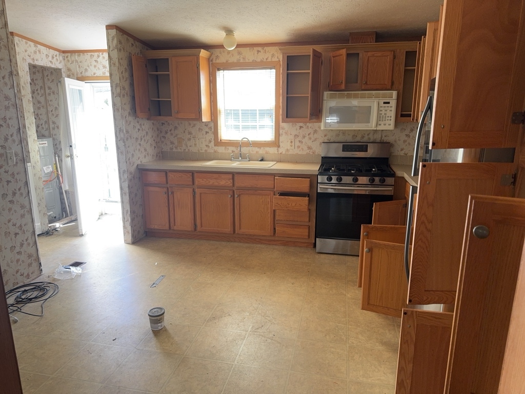 147 Rusty Scupper Lakemoor, IL 60051 - Photo 6 of 13