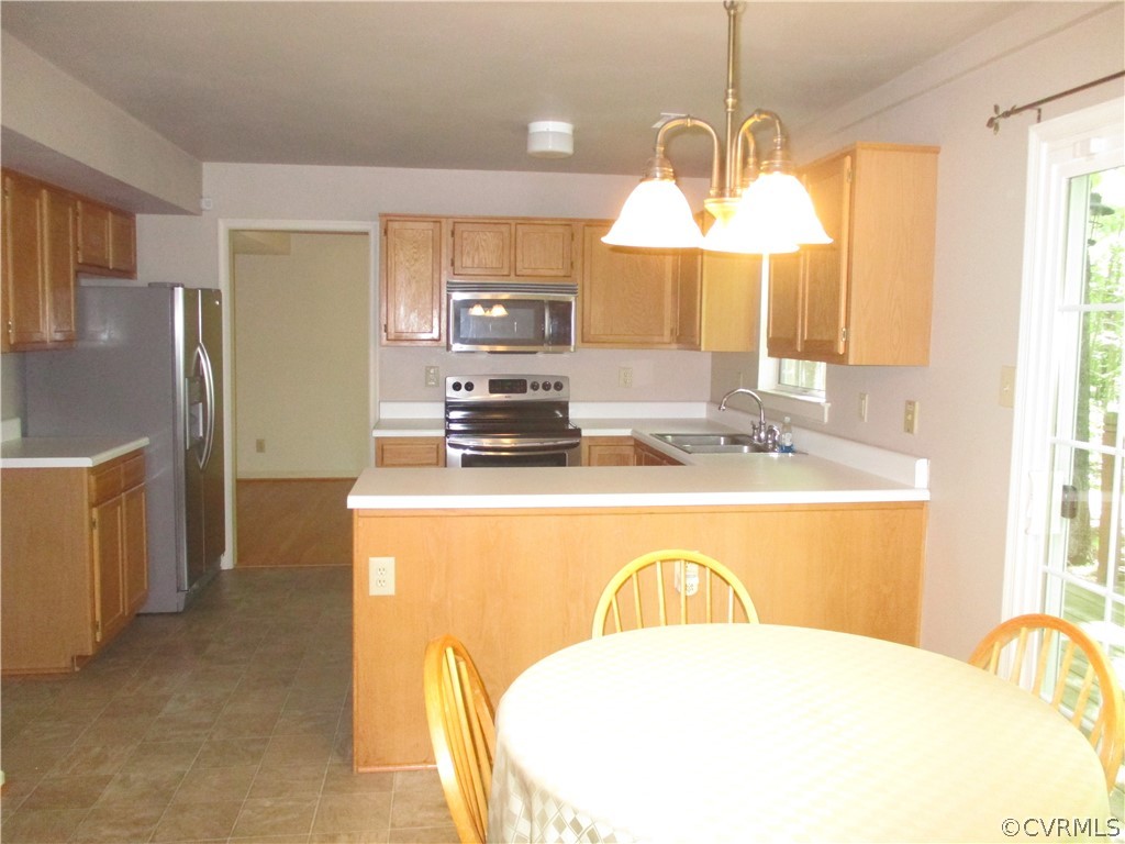 7831 Woodpecker Road Chesterfield, VA 23838 - Photo 6 of 48 Gallery Image 6