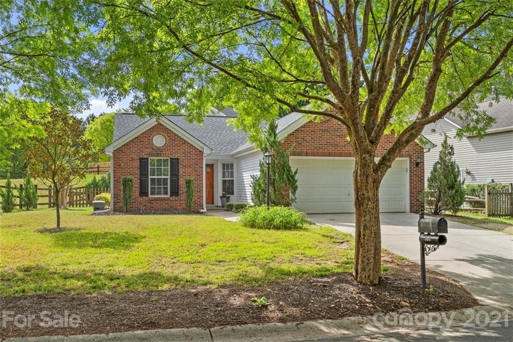 505 Red Oak Court Tega Cay, SC 29708 - Photo 1 of 27 Gallery Image 1