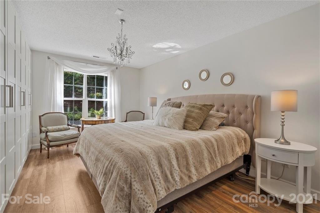 505 Red Oak Court Tega Cay, SC 29708 - Photo 11 of 27 Gallery Image 11