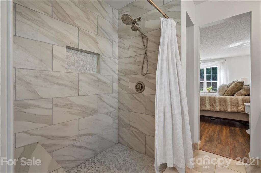 505 Red Oak Court Tega Cay, SC 29708 - Photo 12 of 27 Gallery Image 12