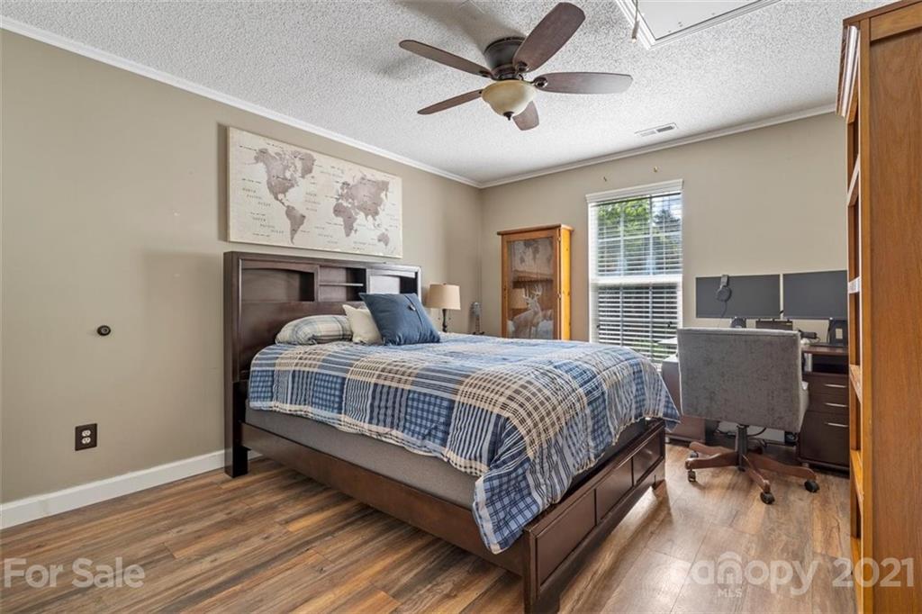 505 Red Oak Court Tega Cay, SC 29708 - Photo 15 of 27 Gallery Image 15