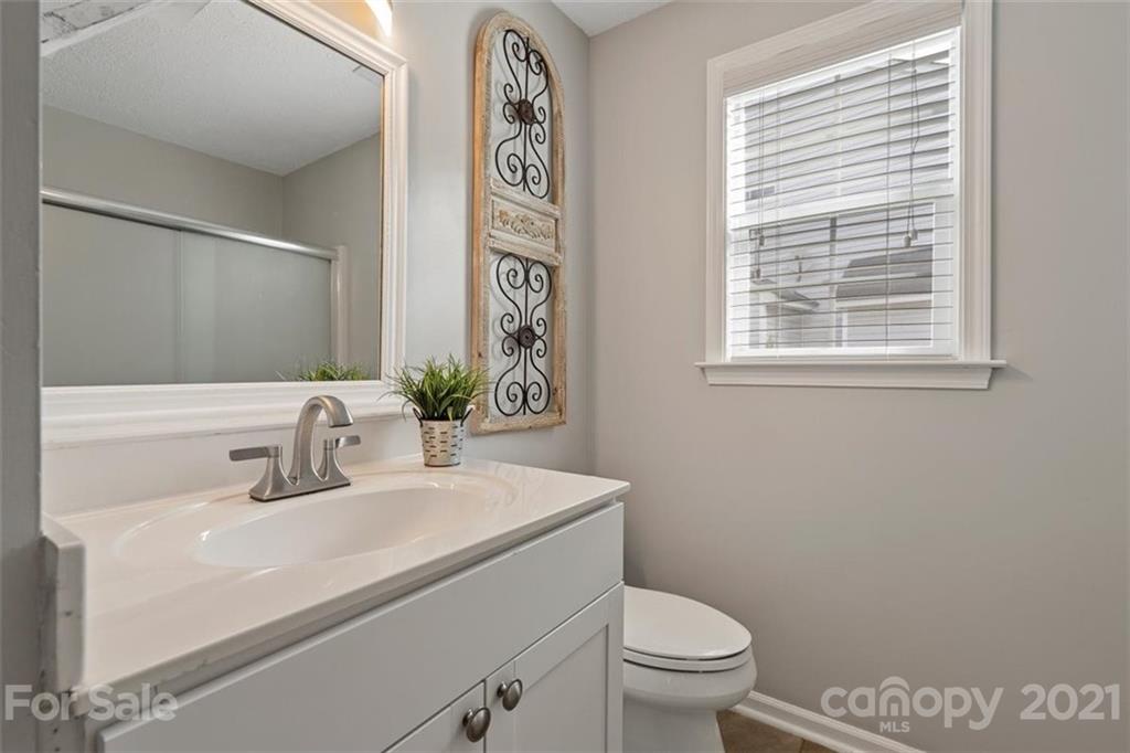 505 Red Oak Court Tega Cay, SC 29708 - Photo 17 of 27 Gallery Image 17